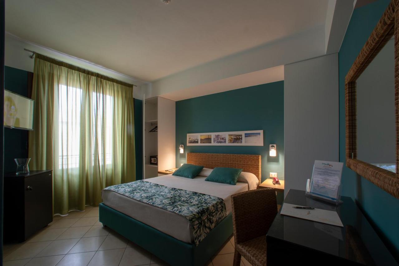 Insula Hotel ฟาวีญานา ภายนอก รูปภาพ