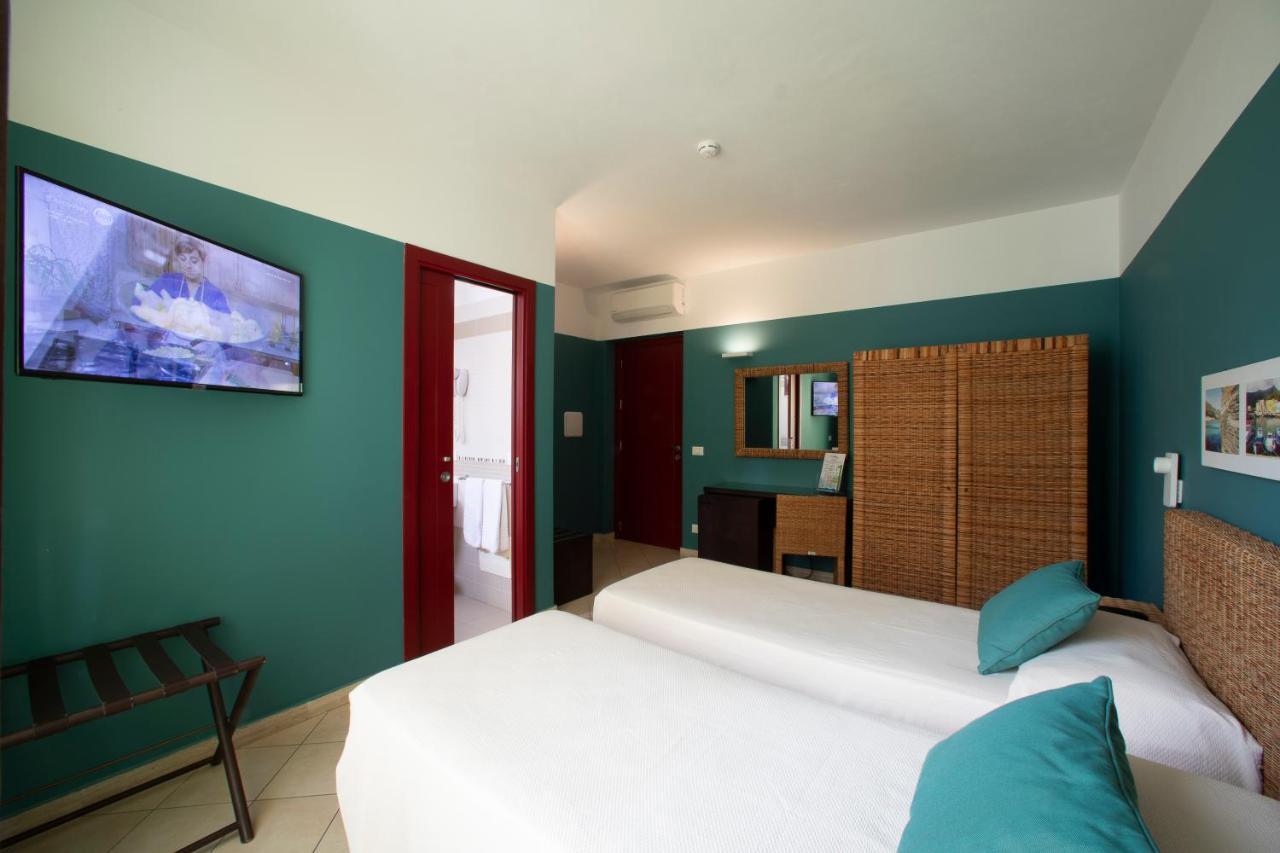 Insula Hotel ฟาวีญานา ภายนอก รูปภาพ